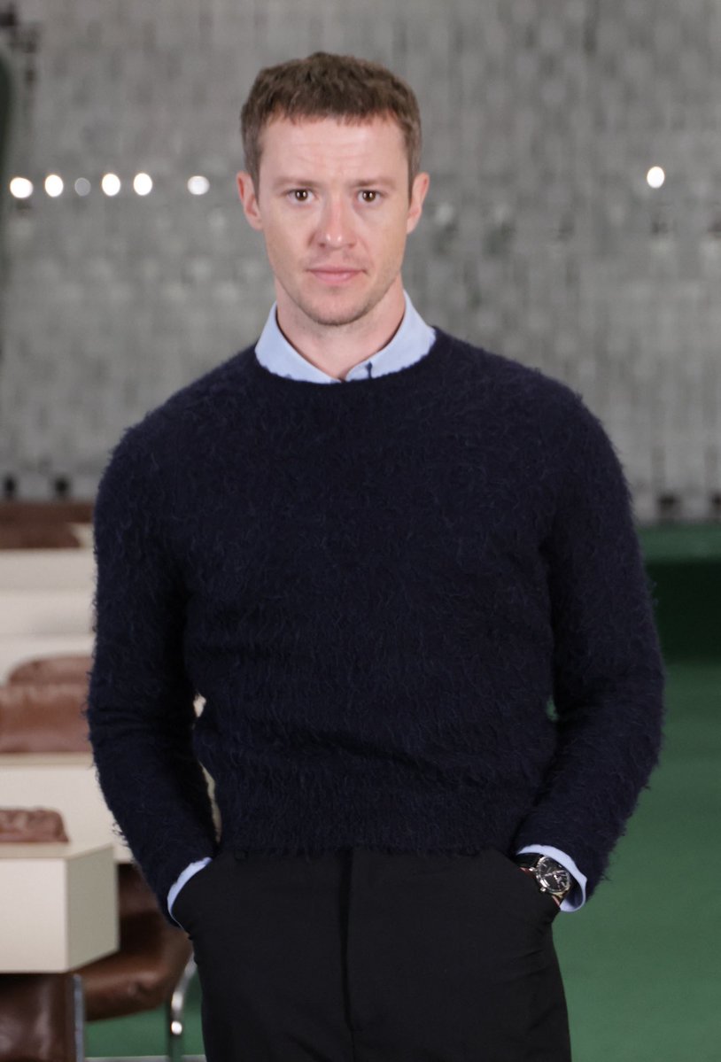 munsonsrings's tweet photo. He was giving such "Professor Quinn" vibes with this fit😩🥵🤤 https://t.co/1wocWYQ2Yi