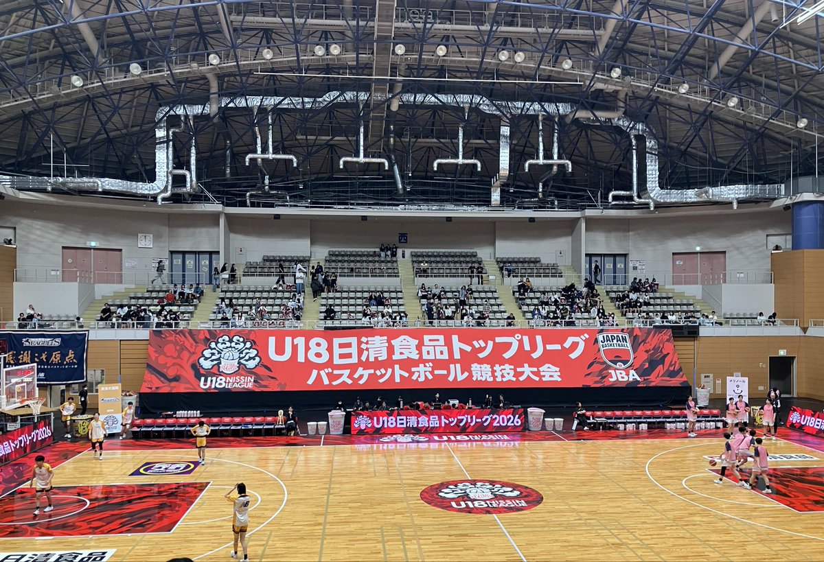 Ryotation's tweet photo. 新潟は朝方まで降っていた雨もやみ、ひんやりとした空気です。

#四日市メリノール学院 🆚 #東海大福岡 
本日の第1試合🏀
よろしくお願いします！ https://t.co/qKtyDHJbbw