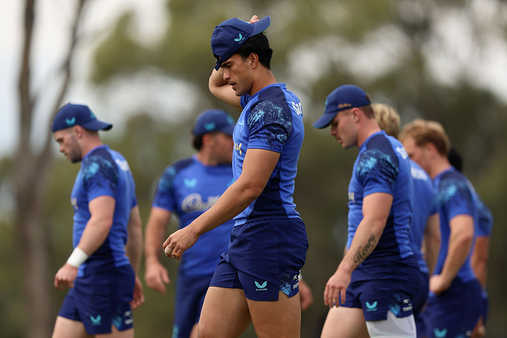 SanzarTRC's tweet photo. SANZAAR NEWS
Joseph-Aukuso Suaalii will start on the wing for the Wallabies for the first time against South Africa at Perth’s Optus Stadium on Sunday evening. Suaalii’s move to the wing will see last year’s John Eales Medallist Len Ikitau shift one position wider to outside centre with Queensland’s Hunter Paisami named at inside centre. Paisami and Ikitau starting together in the midfield for the 13th time in Wallaby gold.
https://t.co/JjKii9BB7Q