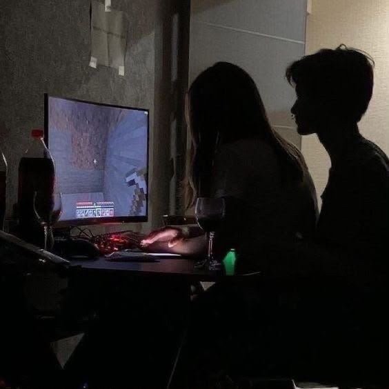 aupagez's tweet photo. gwynriel au • love level 🎮

azriel é considerado o melhor gamer do mundo, sempre vencendo todas as partidas que joga e ganhando muito dinheiro, ele só não contava que iria cair em uma partida contra uma player misteriosa que o humilharia diante de milhares de espectadores. https://t.co/AAV1OOe3Dw