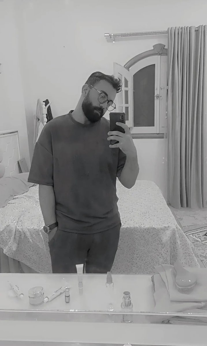 bodyelmery's tweet photo. انا عارف ان محاولاتي مش كفايه توصلني بس انت كريم 
اكرمني المره دي كمان يارب https://t.co/eOEj6d9pW3