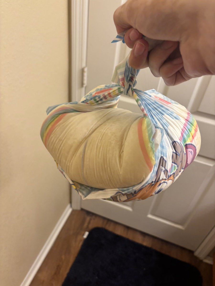 stinkybbyybton's tweet photo. Omg whoops it BDF!!
Heres a pic of my diapee this morning!!!
This thing was soooo full,,,, and the smelllll π΅βπ«π΅βπ«π΅βπ«π΅βπ«
Can someone pleeeeeze help me wif dis
Happy #BDF!!!
#abdl #abdlcommunity #adultdiaper #adultbaby #diaperlover #ageregression #ageplay #diapermess https://t.co/kKPncegLsF
