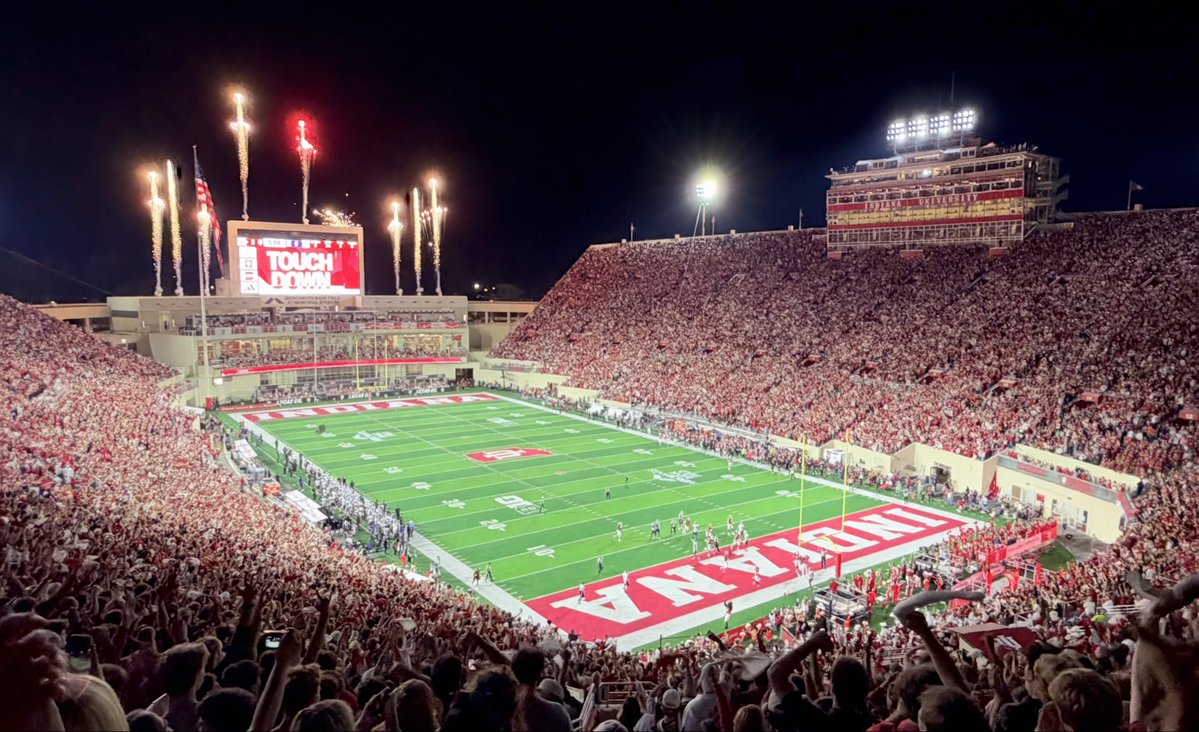 cfbcampustour's tweet photo. 📸 Shot of the Night 📸

Memorial Stadium - Bloomington, IN

4th career Indiana game (2019 x 2, 2024 &amp; 2026) https://t.co/qhZ03mNcAs