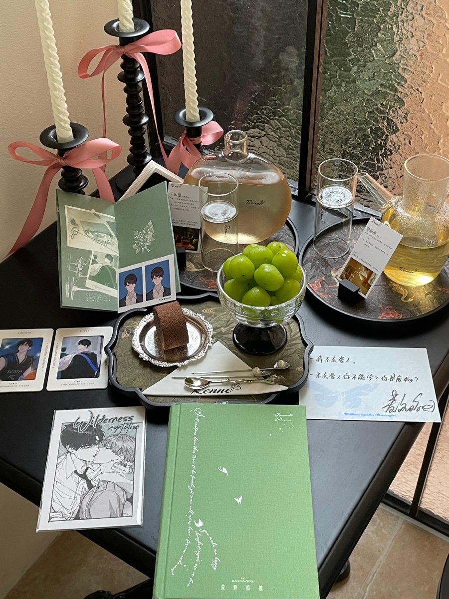TaniaRachf4h's tweet photo. Decluttering old stuff this weekend—those vintage mugs and handwritten notes Keeper pile! https://t.co/baUwi9q8Nt