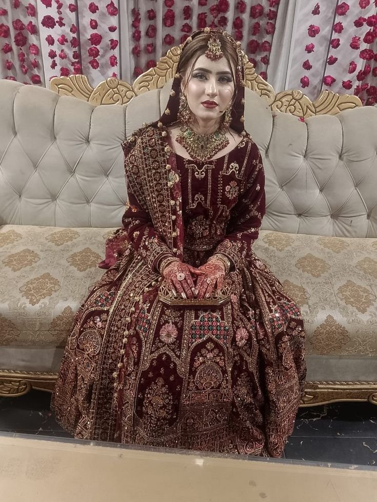 KmKmj1e2e's tweet photo. Follower ki sis ke shadi. https://t.co/G0KEKbmrBu