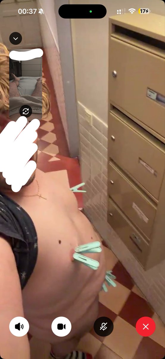 MasterJules99's tweet photo. En train de dresser cette grosse sous merde 😈😈🤑🤑 #cashmaster #chienne #paypig #alpha #master https://t.co/FDa5TnRSKo
