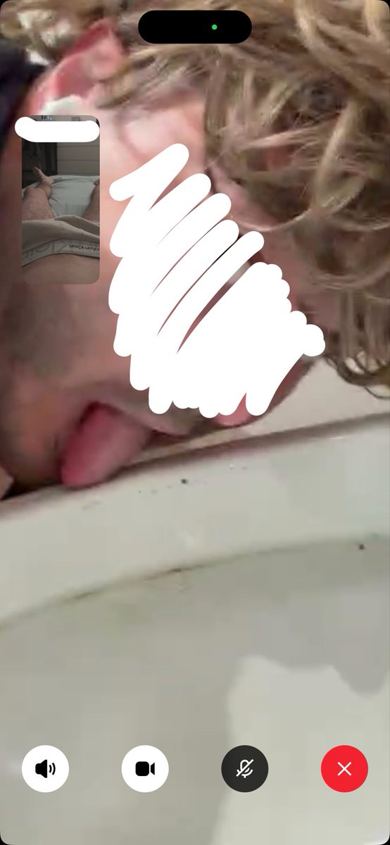 MasterJules99's tweet photo. En train de dresser cette grosse sous merde 😈😈🤑🤑 #cashmaster #chienne #paypig #alpha #master https://t.co/FDa5TnRSKo