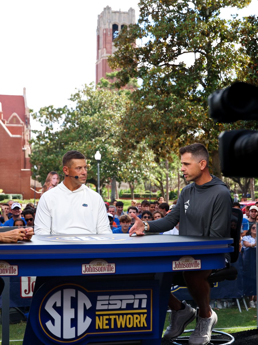 GatorsMBK's tweet photo. on air 📺📺 https://t.co/XPQ95KZK8M