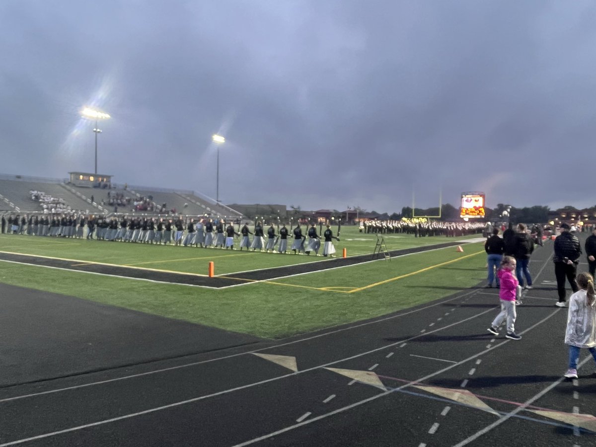 jwslick11's tweet photo. Should be in for a good one as Ankeny Centennial (2-2) hosts Urbandale (2-2) for their homecoming game in this rainy Friday night. https://t.co/bc7ZYAZUJf