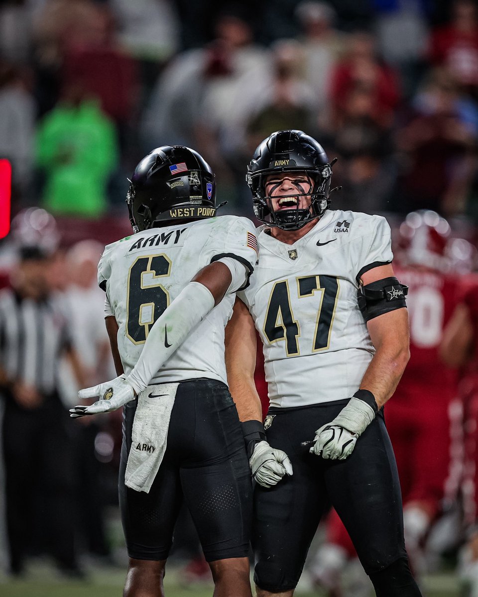 ArmyWP_Football's tweet photo. Friday night victory mood 🏴‍☠️ https://t.co/VpvG3NdkZQ