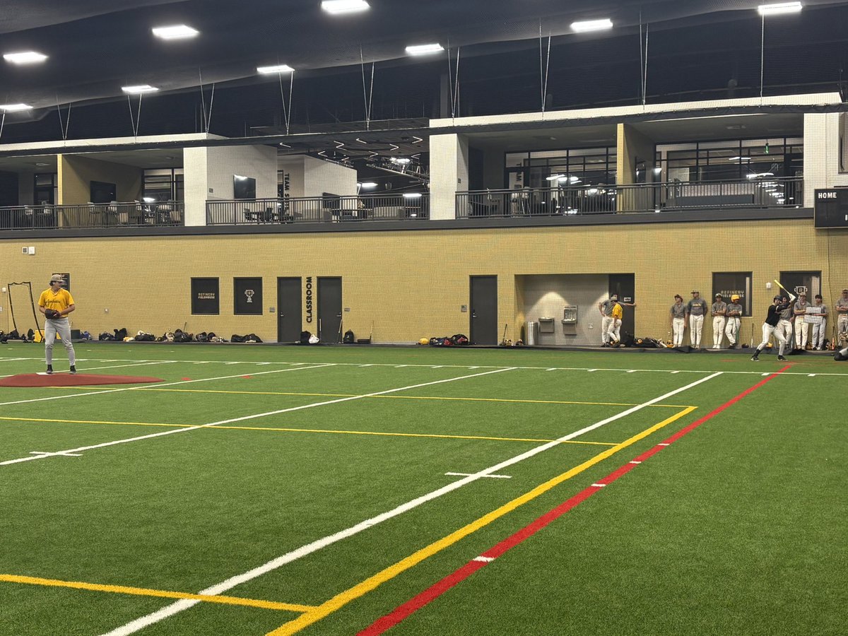 AcademyAhp's tweet photo. Thanks to Coach Oller and the rest of the staff for having us out! Always great to come to Garden City and see some familiar faces

#RenegadeBall https://t.co/EkdSgiUoB7