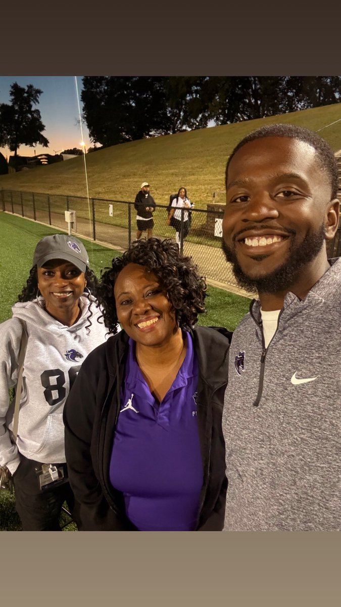 rvhs's tweet photo. Friday night lights! 💜🩶 Let’s Go Blazers! https://t.co/AGKG4JwCz2