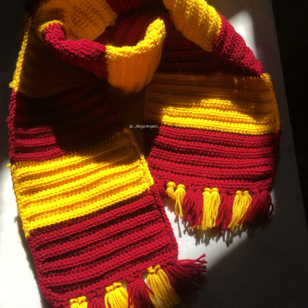 lillianjacvvhe's tweet photo. Customized Gryffindor’s scarf. DM to order. https://t.co/q7DeJDQ1IH