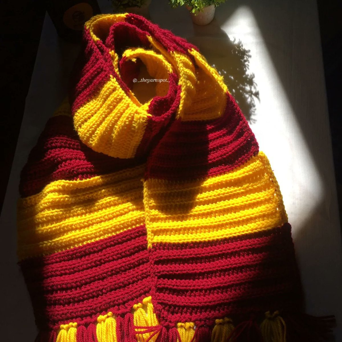 lillianjacvvhe's tweet photo. Customized Gryffindor’s scarf. DM to order. https://t.co/q7DeJDQ1IH