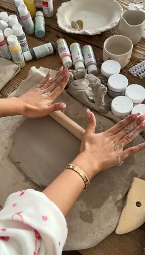 lispuregold's tweet photo. I just received 🍶 For my pottery classes from superop13 via Throne. Thank you, simp! Send more  👼🏻 https://t.co/5tuB6DVCc5 #Wishlist #Throne https://t.co/q279qPTNYe