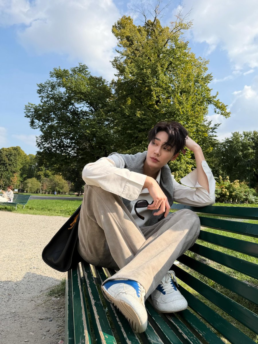 thedream_aty's tweet photo. ตื่นมาเจอคนหล่อคับ 🫣

#BottegaVeneta 
#BottegaVenetaXDew #BottegaVenetaSummer2027
#dew_jsu https://t.co/zLQQAyWGTf