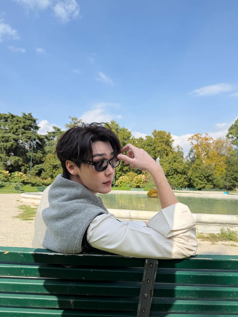 thedream_aty's tweet photo. ตื่นมาเจอคนหล่อคับ 🫣

#BottegaVeneta 
#BottegaVenetaXDew #BottegaVenetaSummer2027
#dew_jsu https://t.co/zLQQAyWGTf