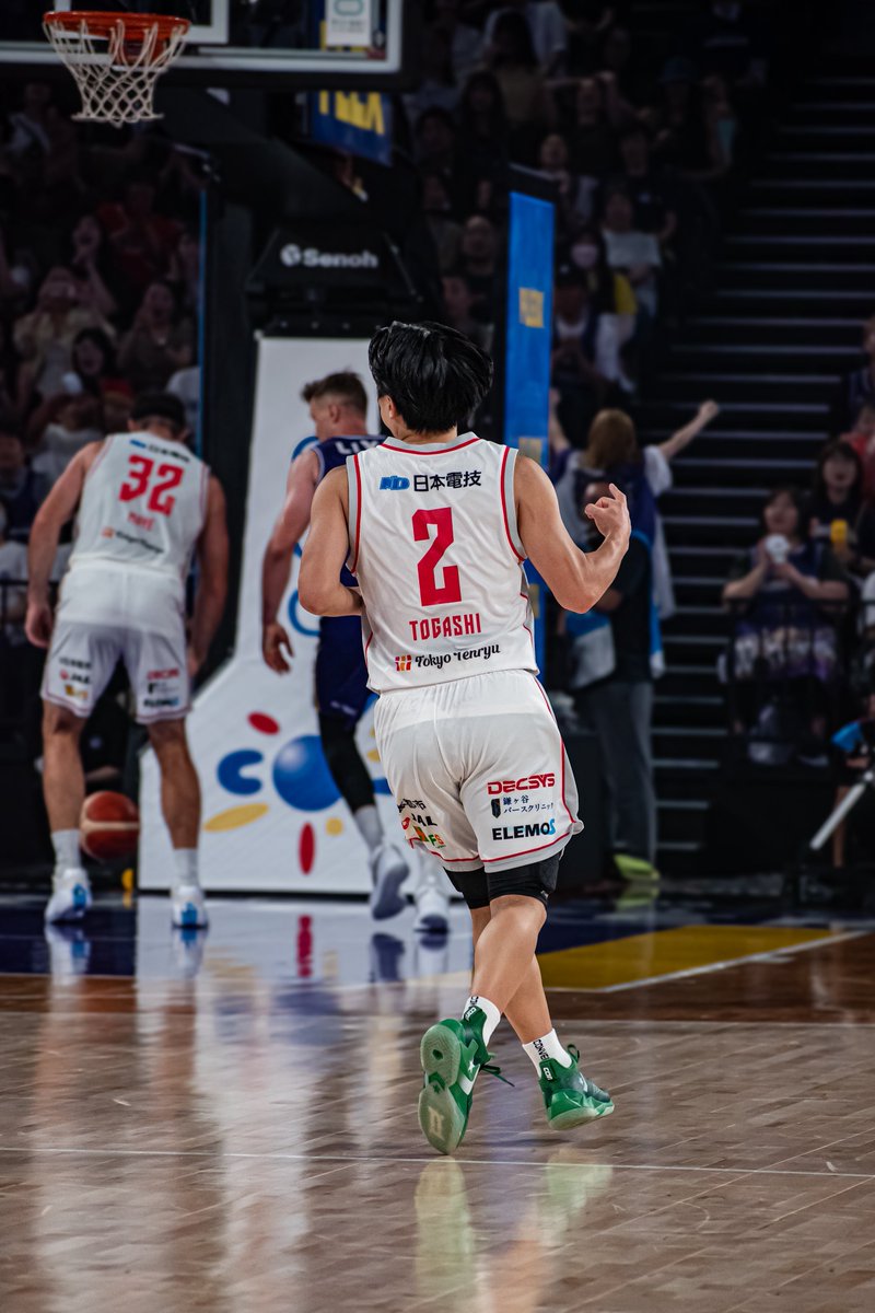 j2x61's tweet photo. 富樫勇樹が富樫勇樹してるだけで最高なのにセレブレーションまで見せていただけるんですか⁉️
 #富樫勇樹 https://t.co/33VyxrX70F