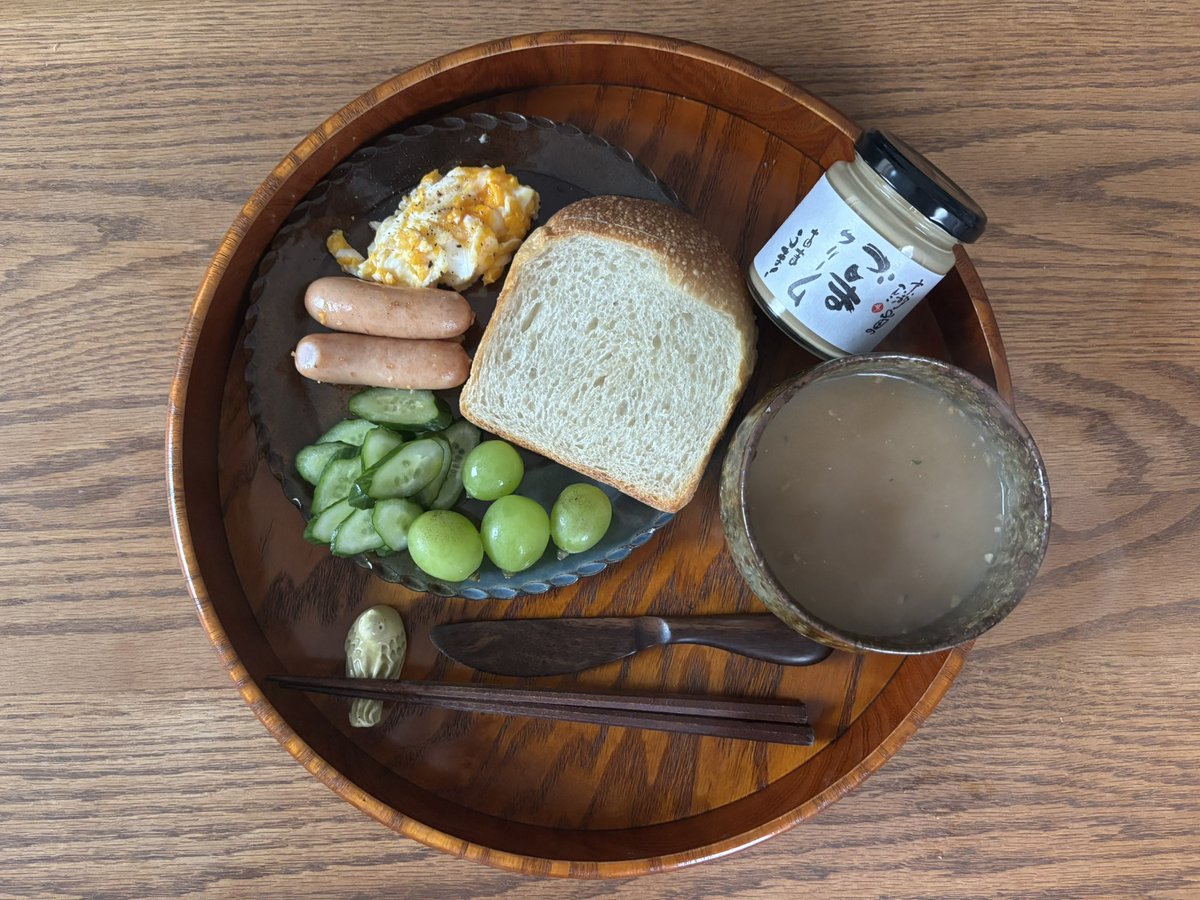 aki_gohaan's tweet photo. おはよ
パン屋塩見の角食がそのままでおいしくて、ごまクリーム使いそびれた https://t.co/1WnNv0FV4i