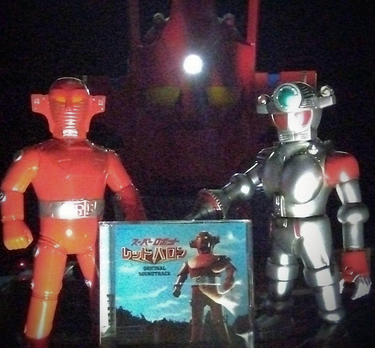 NaoDawn's tweet photo. スーパーロボットレッドバロン オリジナル・サウンドトラック先行発売イベント

昨日は連休明けの平日だが、有給を使って参加！

「担当番組」のBGMをコピーした６ミリテープを保管されていた、鈴木清監督のおかげで実現した奇跡のCD

加藤寿さんのサインまでいただき、感無量

さて、次なる出撃は！？ https://t.co/eBj0x6jwwJ