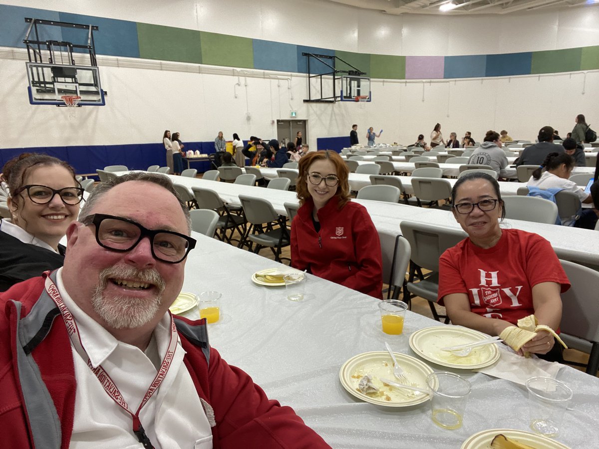 Cpt_Derek_Kerr's tweet photo. Thank you, staff and students of awâsisak kâ-nîmîhtocik St. Francis School in #Saskatoon for inviting us to your pancake breakfast. In our ministry Cpt. Angela and I have been intentional in seeking ways that we can engage in reconciliation with Indigenous Peoples and lands. https://t.co/95ue7wnBZm