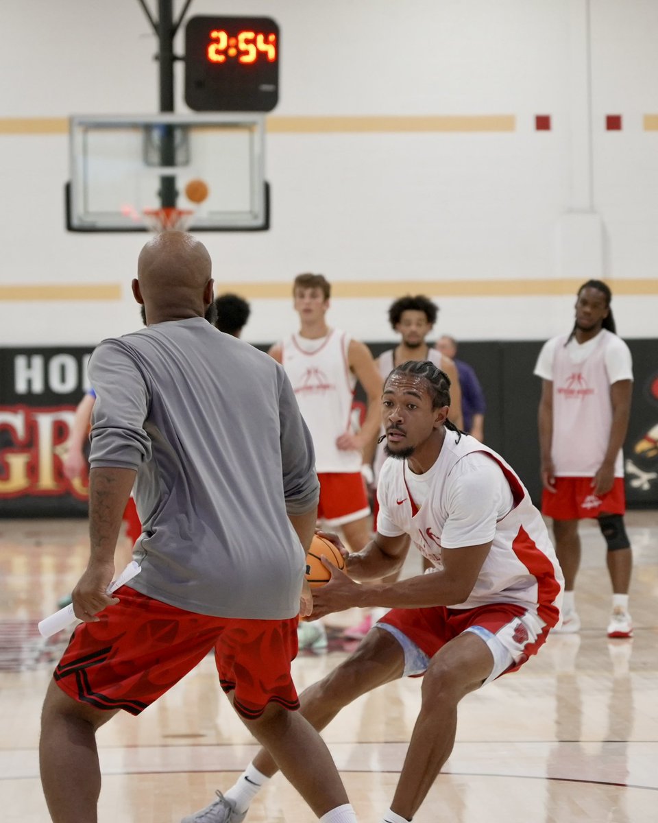 RocktopAcademy's tweet photo. Special thanks to Darnell Artis &amp; Gwynedd Mercy University for hosting us and allowing us the opportunity to watch them practice. 

Eye opening, intense, high energy, competitive… but an overall great experience for our program. 

Thank you! https://t.co/icdtWCD9RO