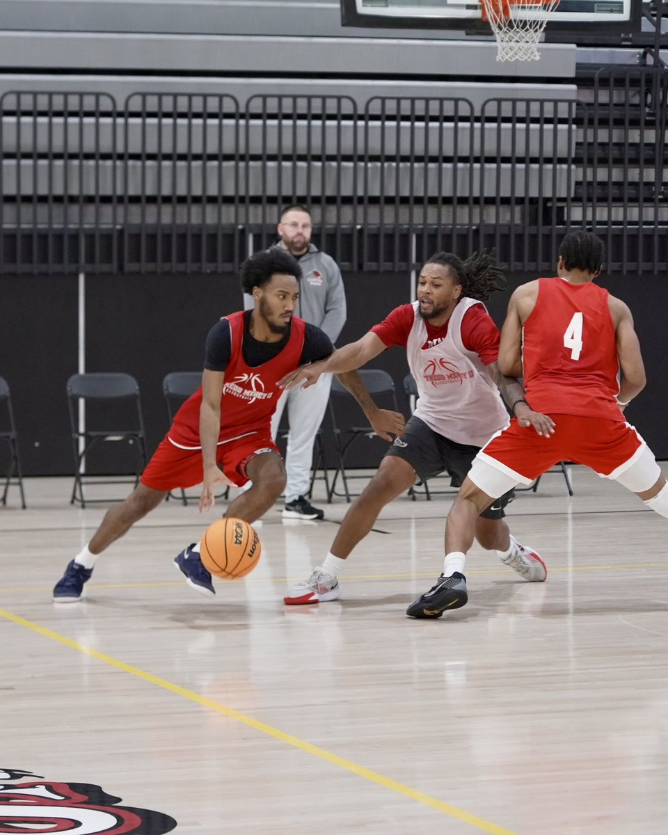 RocktopAcademy's tweet photo. Special thanks to Darnell Artis &amp; Gwynedd Mercy University for hosting us and allowing us the opportunity to watch them practice. 

Eye opening, intense, high energy, competitive… but an overall great experience for our program. 

Thank you! https://t.co/icdtWCD9RO
