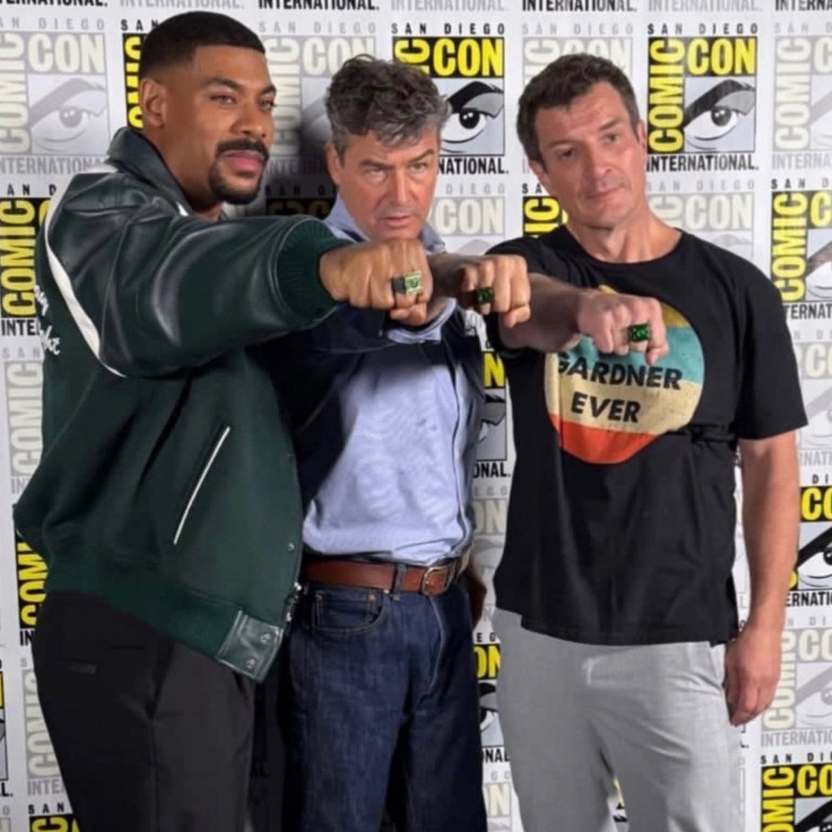 DCUAlert's tweet photo. The Big 3 💍🟢 https://t.co/xTgX6Phjs1