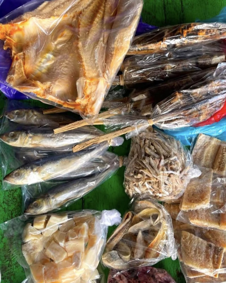 faaabiiinho's tweet photo. Karnaval sudah lewat depan rumah. Giliran masak kesiangan: oseng jambal roti dengan rasa asin khas, dibumbui cinta dan kasih sayang. Yiha! https://t.co/0K4QCnYYXn