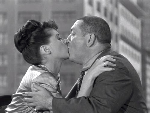 ClownRaynbow's tweet photo. https://t.co/RV982K3O6z
Released October 3, 1946 - "Rhythm and Weep" (1946) starring the #threestooges (Moe, Larry, Curly) https://t.co/COux1uLSyp