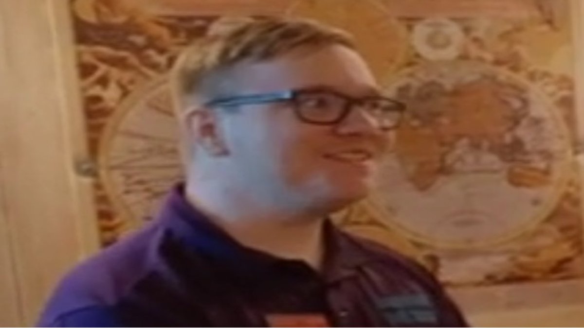TheDragonFoxYT's tweet photo. @MelonGod77e Me When The Roaring Knight Breaks My Application Window and Starts Slashing At My Desktop Files: https://t.co/8Obo3gISnp