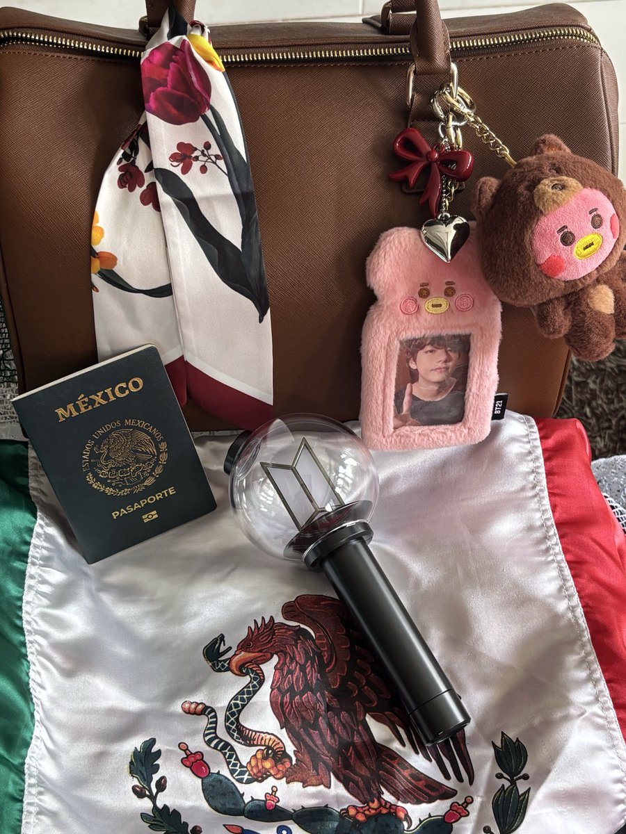jbxlights's tweet photo. alistando maletas porque ya mañana salimos para Bogotá 😭 https://t.co/yOm7U7H3Ut