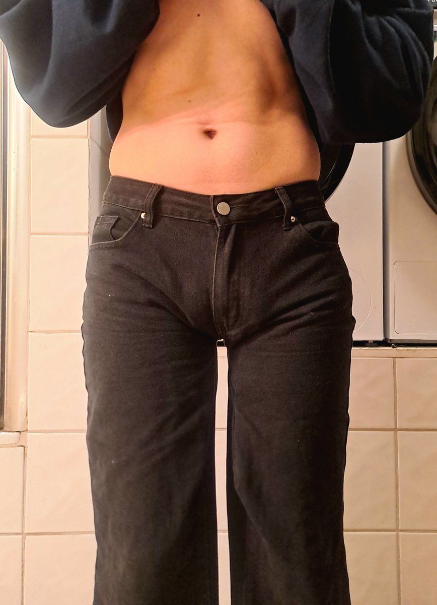 Elwynisk's tweet photo. And yes I'm really bad at recording my self 
It's not much I'm still working on the dream thickness #femboy #ass #sfw #thick https://t.co/9CQP96ixm6