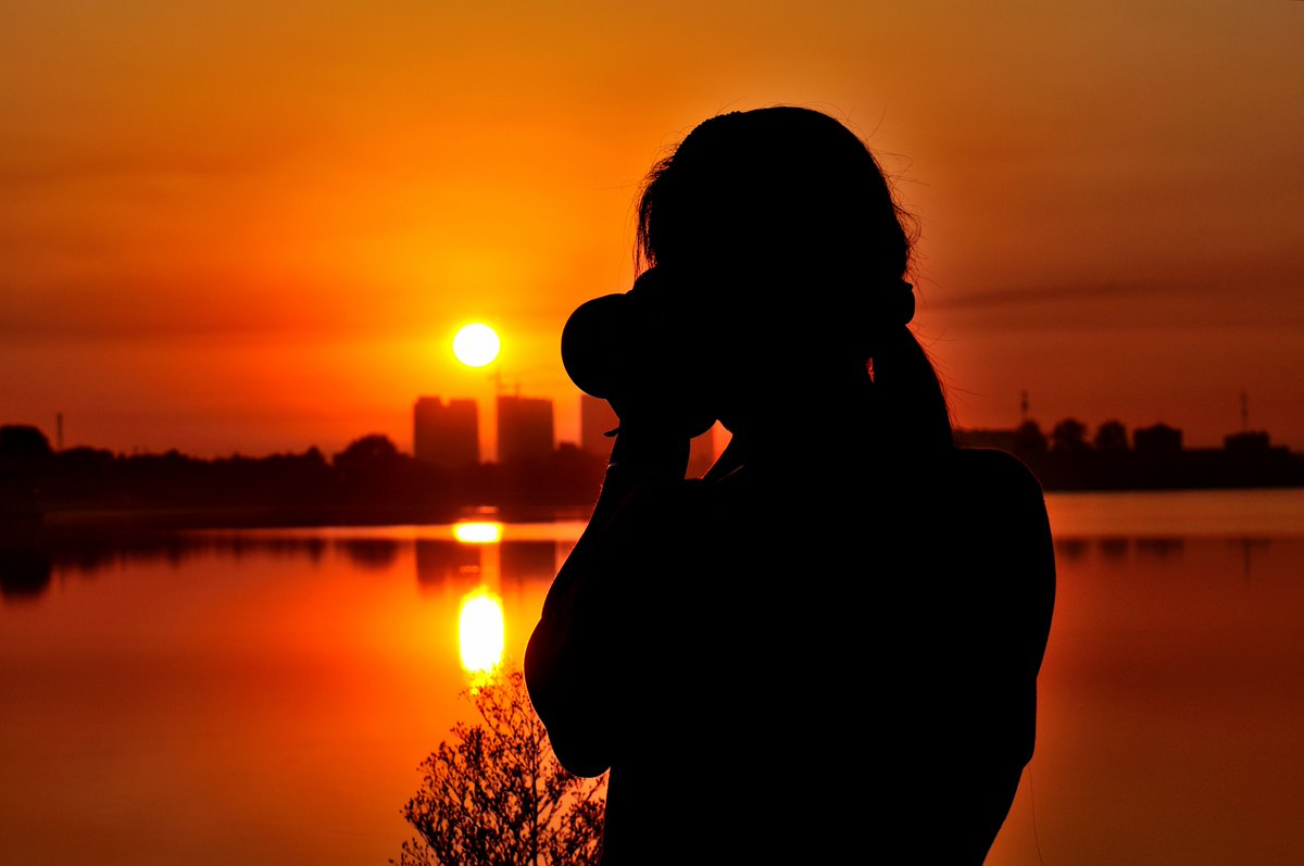 JohanneCowlin's tweet photo. New to photography Start with natural light! It’s free, flattering, and perfect for mastering exposure. Grab your phone/camera, step outside, and shoot—practice makes progress! https://t.co/KTpOJ1coL9