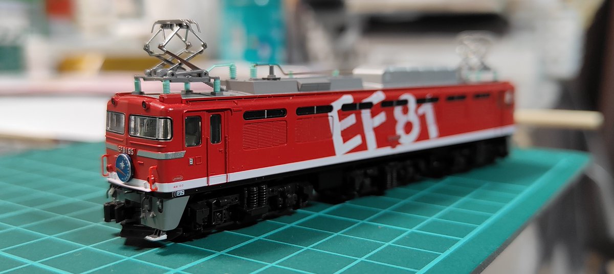 tur43mty02's tweet photo. ※"車両"は買ってません
いやしかし、ステップに色付くだけでよりかっこよくなりますね！初塗装(スプレー缶)でこれはよくできた方では
EF81全機にやっていきます https://t.co/ASrpU2sKaB