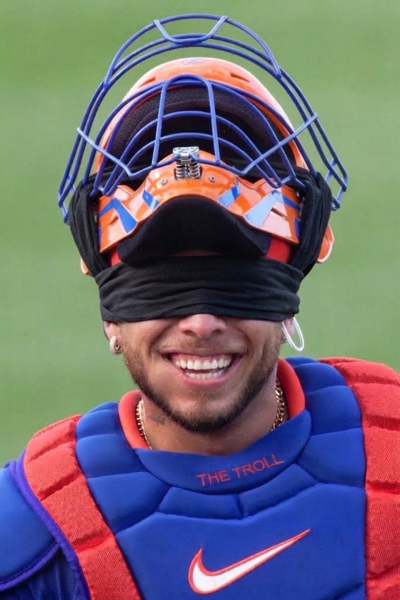RubenGar06's tweet photo. That was the worst defense by a catcher in ONE inning in the history of the sport.
#MLB #LGM #QueensBaseball
@BigFrank1979 โผ๏ธ๐ https://t.co/L9PUkE5vaV