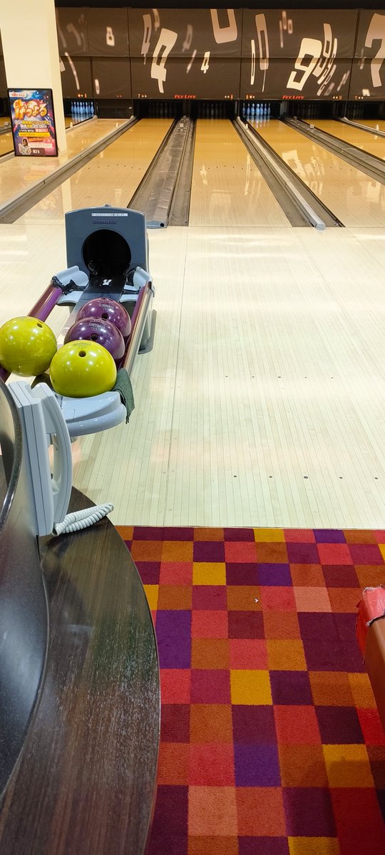 OZ_YP327's tweet photo. 来ました！
が、PCが立ち上がらないらしく暫く待機🎳 https://t.co/ArdtFKMTnb