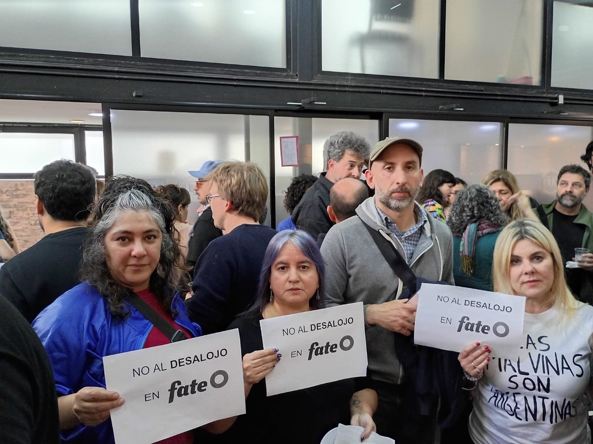 utectera's tweet photo. Desde UTE decimos: ¡NO AL DESALOJO DE FATE! https://t.co/74QLGmUgQn