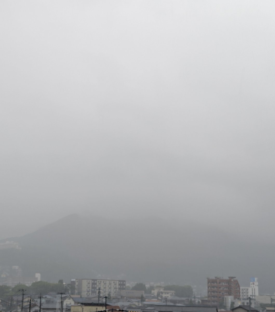 Check_it_out_2's tweet photo. おはよう
北九州☔️
笑福来門
良き一日を！
#イマソラ https://t.co/b4hQWaPRKY
