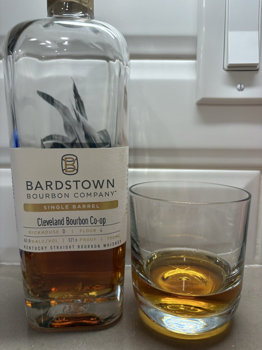 Patrick2380's tweet photo. Day 25: Bardstown Bourbon Company, Cleveland Bourbon Co-op pick, “The Influencer” #BourbonHeritageMonth #30DaysofBourbon #DrinkCurious @BourbonBanter https://t.co/PSTsJOsOGm