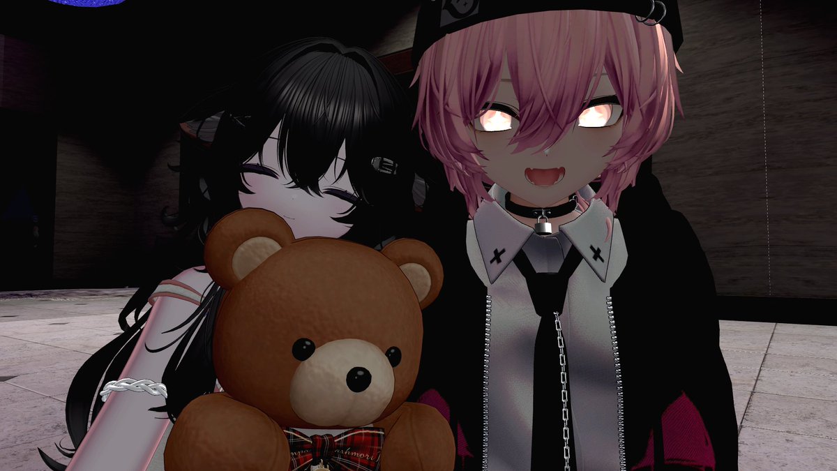 vr_cass_vr's tweet photo. ろんちゃん
なんだ…このかわいい生き物は🐻
おふろASMR体験した。音がすごい。ワールド音量はMAXにしよう。
ソファー➡おふろ➡ベッド　…これって🫣 https://t.co/F6zftb3kpa