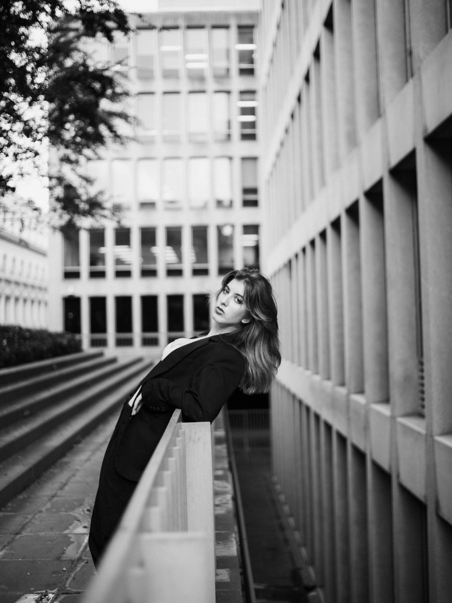 oliviaadamstarr's tweet photo. City shoot with @bxn. dng https://t.co/ldKyUgcptb