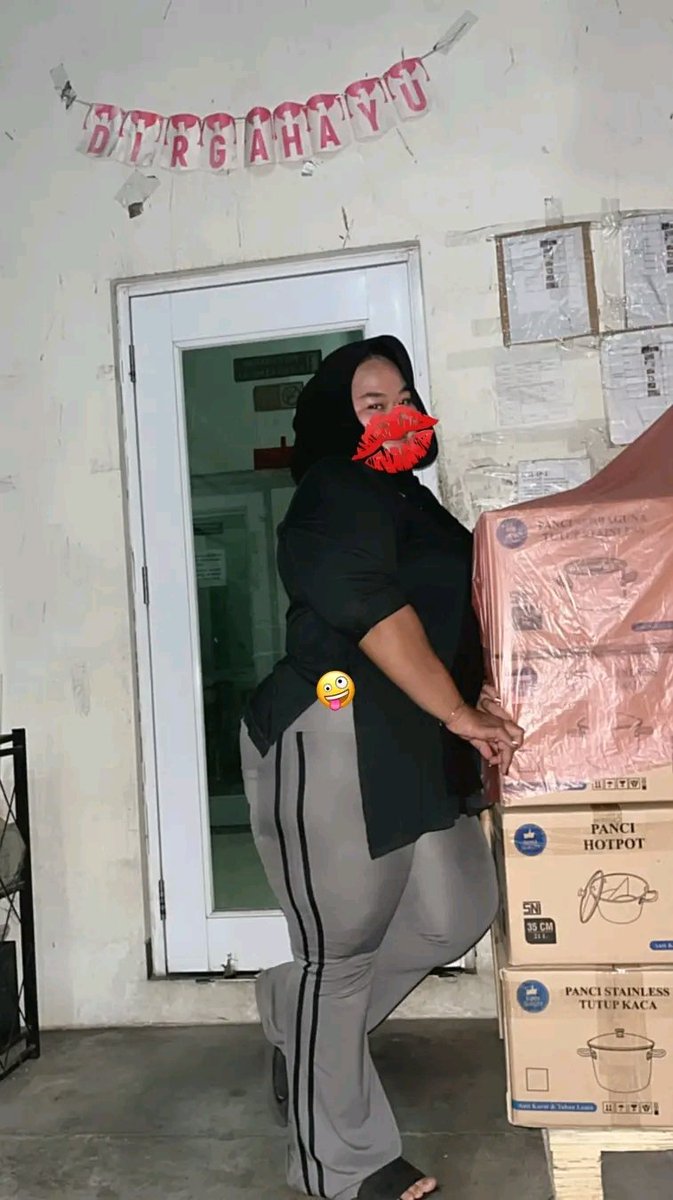 gemoy_wani48176's tweet photo. bbw idaman gue, lagi membayangkan meluk dari belakang posisi morgan gue masuk ke apemnya dan tangan gue meraba susu gantung nya beh auto bocor dan basahhh https://t.co/9eFb0Im62H