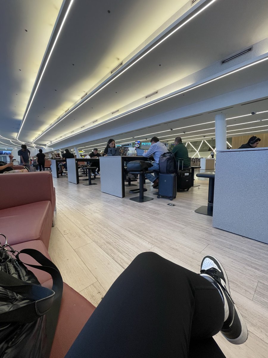 Baby_Scorpionss's tweet photo. ✈️✈️ https://t.co/PNGAF0aDMj