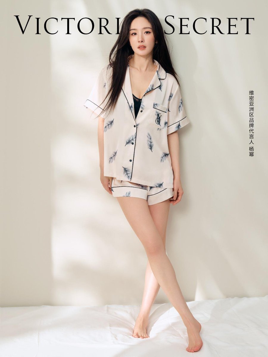 LambertsOl15549's tweet photo. 大幂幂这骚狐狸，谁能顶得住幂幂的诱惑啊。晨勃撸幂
【主页进群】 https://t.co/KNiyhhL97m