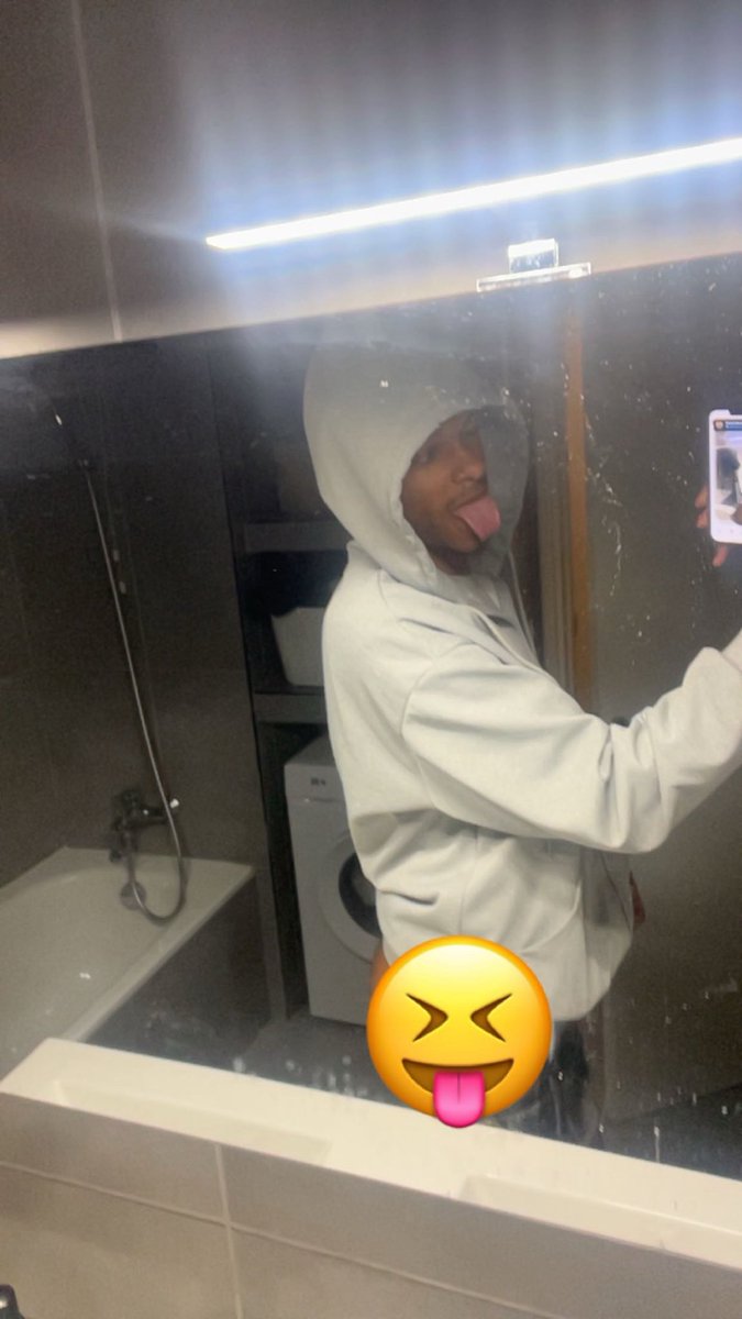 AJS_18_'s tweet photo. #ass 🤪🤪 https://t.co/Rw4NqdOd7x