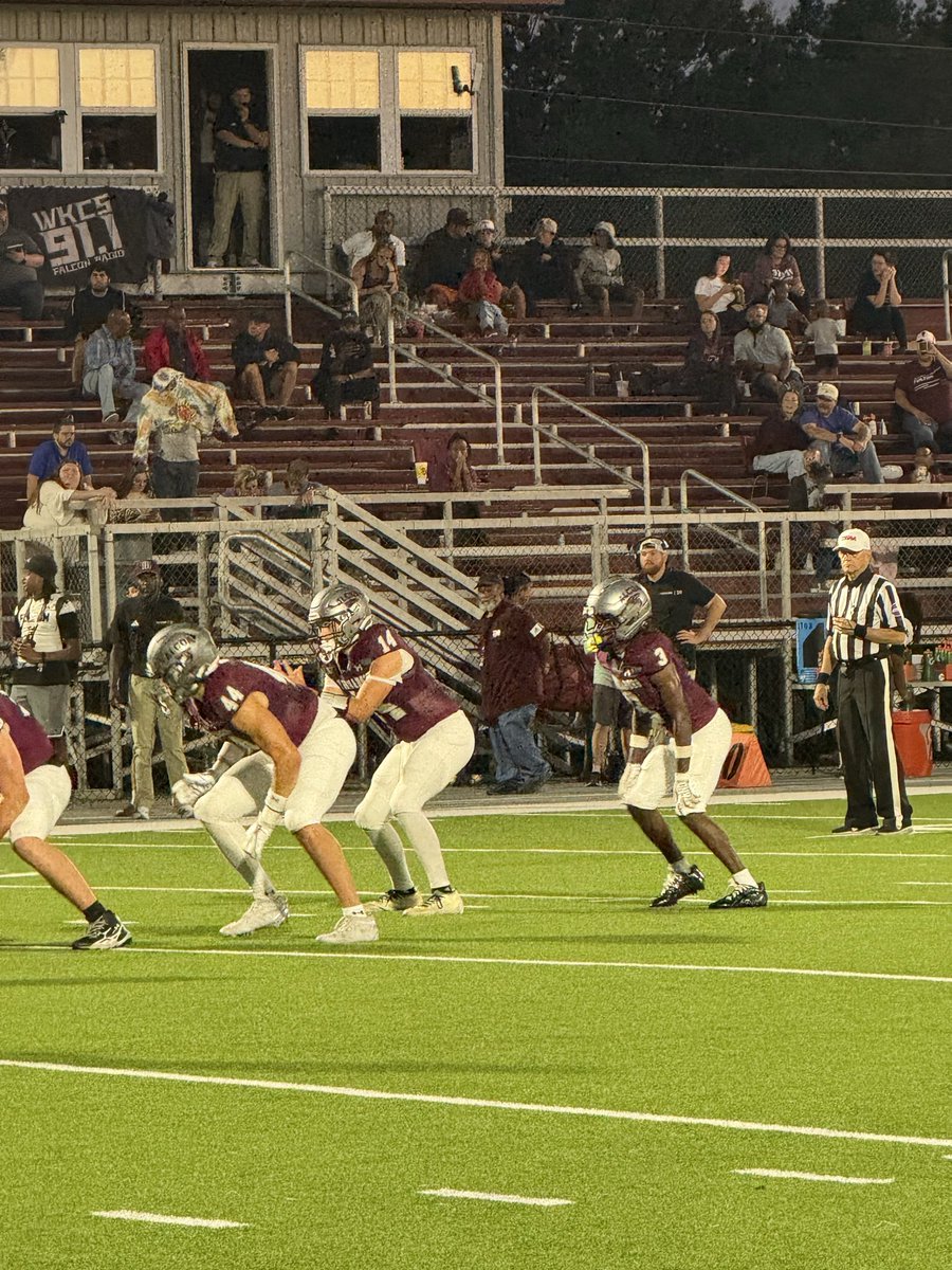 2HYPEsports's tweet photo. End of the first half ๐๐๏ธ๐ช๏ธ
Fulton ๐ฃ Falcons - 0
Alcoa ๐ช Tornadoes - 27
#TooHype @NFHSNetwork https://t.co/WOJLaHXDZE