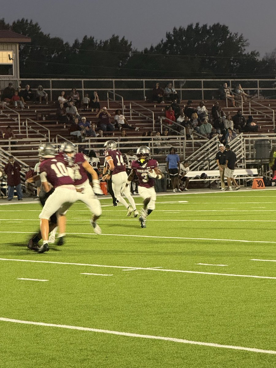 2HYPEsports's tweet photo. End of the first half ๐๐๏ธ๐ช๏ธ
Fulton ๐ฃ Falcons - 0
Alcoa ๐ช Tornadoes - 27
#TooHype @NFHSNetwork https://t.co/WOJLaHXDZE