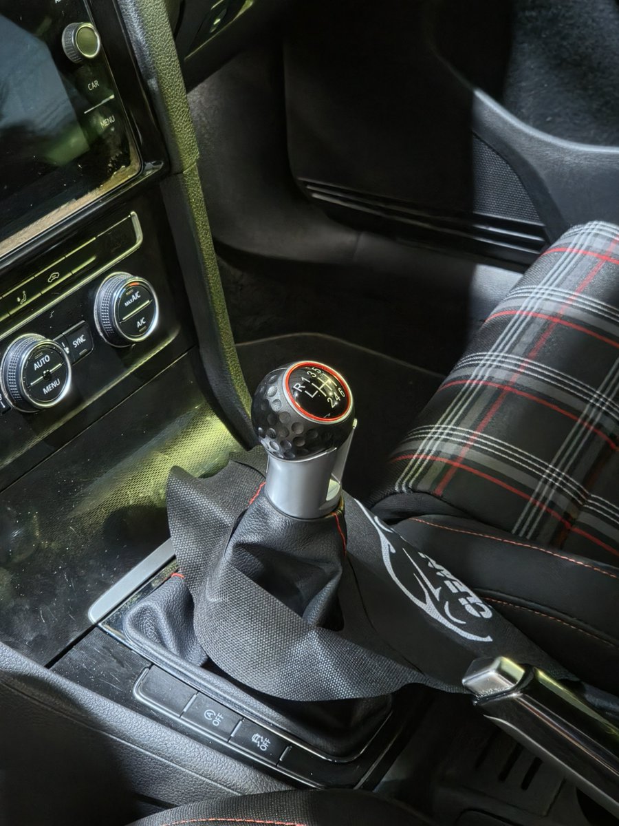 GabrielBH2100's tweet photo. Finalmente, temos um GTI manual no Brasil 🇧🇷 https://t.co/D8VaI2RRcr