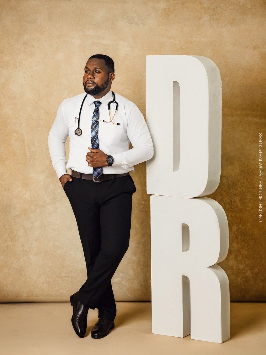 MichaelOpokuA11's tweet photo. With gratitude for the journey and elegance in the moment, a chapter beautifully concluded. 🎓✨
Introducing Dr. (Med) Michael Opoku Agyapong…🩺 https://t.co/rdNbZLytKy